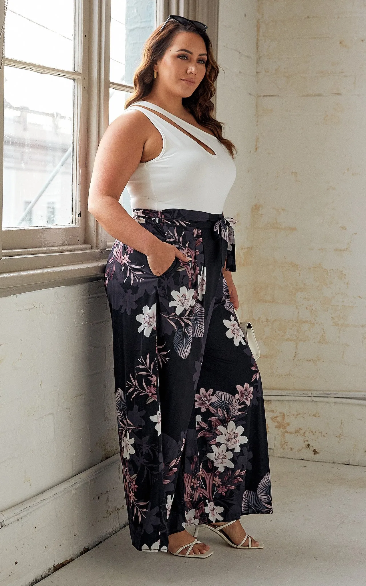 Paradise Lily Pants - Black Floral